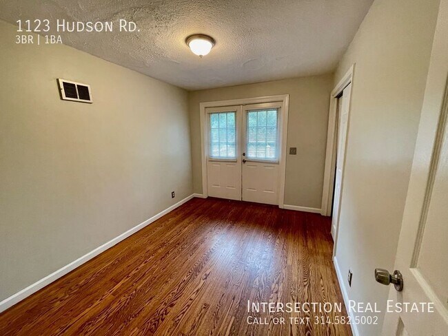 Building Photo - 1123 Hudson Rd
