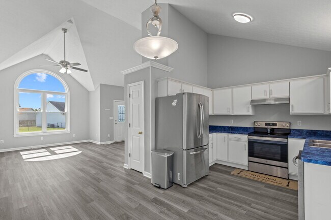 Building Photo - 6907 Colrain Cir