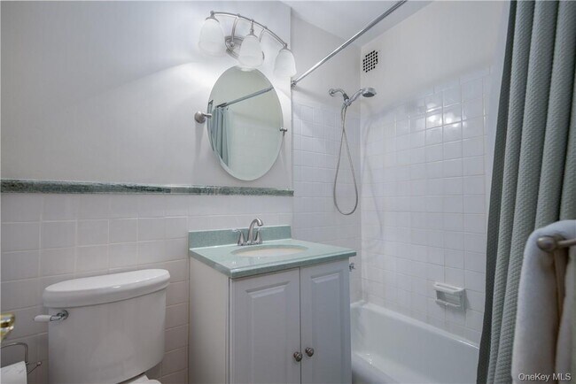 Building Photo - 21 Fairview Ave