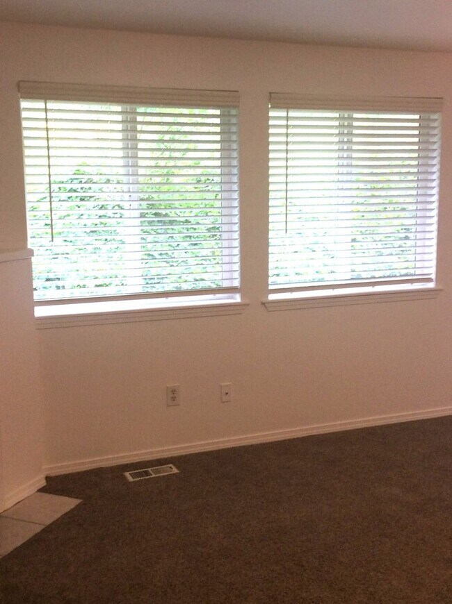 Building Photo - Mitra - Bisht Puyallup