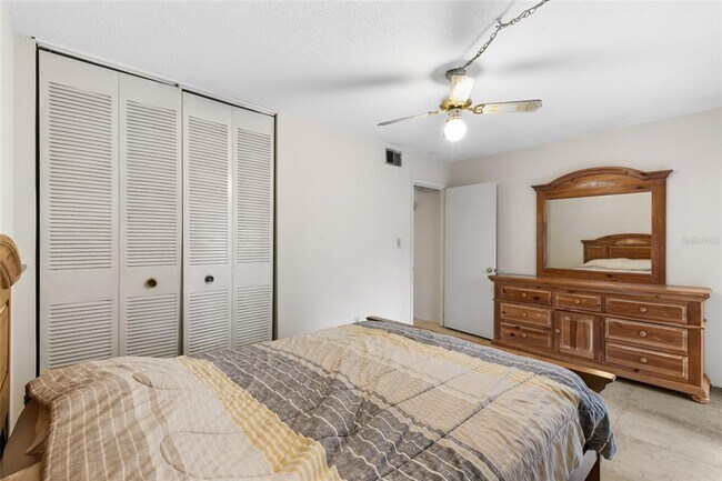 Building Photo - 1700 SW 16th Ct