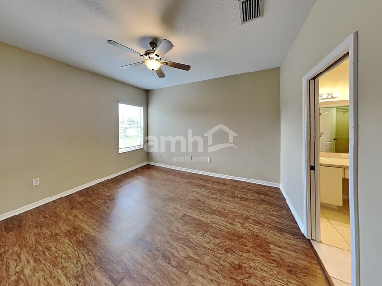 Building Photo - 7044 Monarch Park Dr