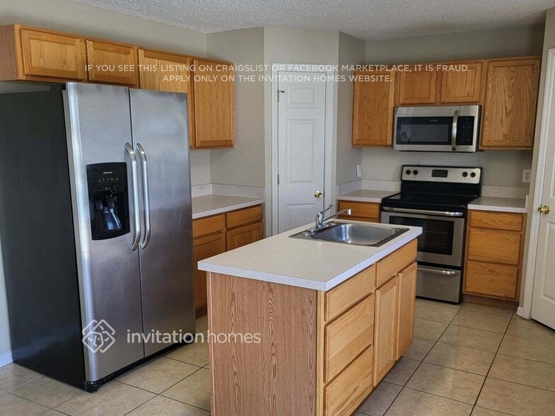 Building Photo - 10316 River Bream Dr