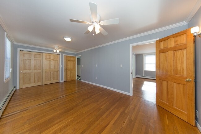 Building Photo - 271 N Washington St