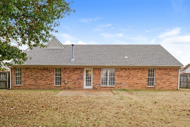 Building Photo - 5085 Jon Oak Dr