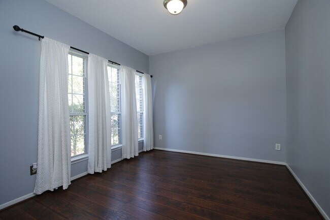 Building Photo - 16706 Mallory Bridge Dr