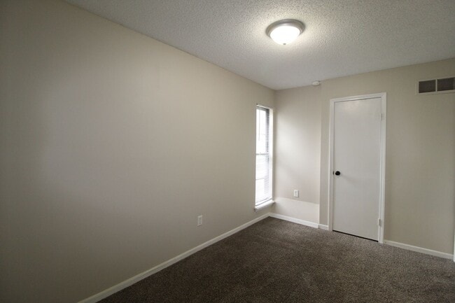 Building Photo - April FREE On This Fully Remodeled 2 Bedroom 1.5 Bath Duplex In Olathe