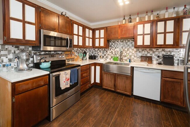 Building Photo - 117 43rd Ave Ct