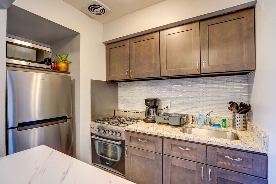 Building Photo - 407 S 94th Pl