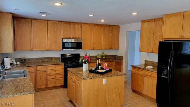 Building Photo - 7615 Ironwood Knoll Ave