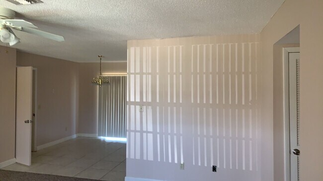 Building Photo - ***COMING SOON!!!*** 4 bedroom/ 2 bath