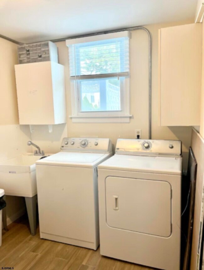 Building Photo - 512 W Brigantine Ave