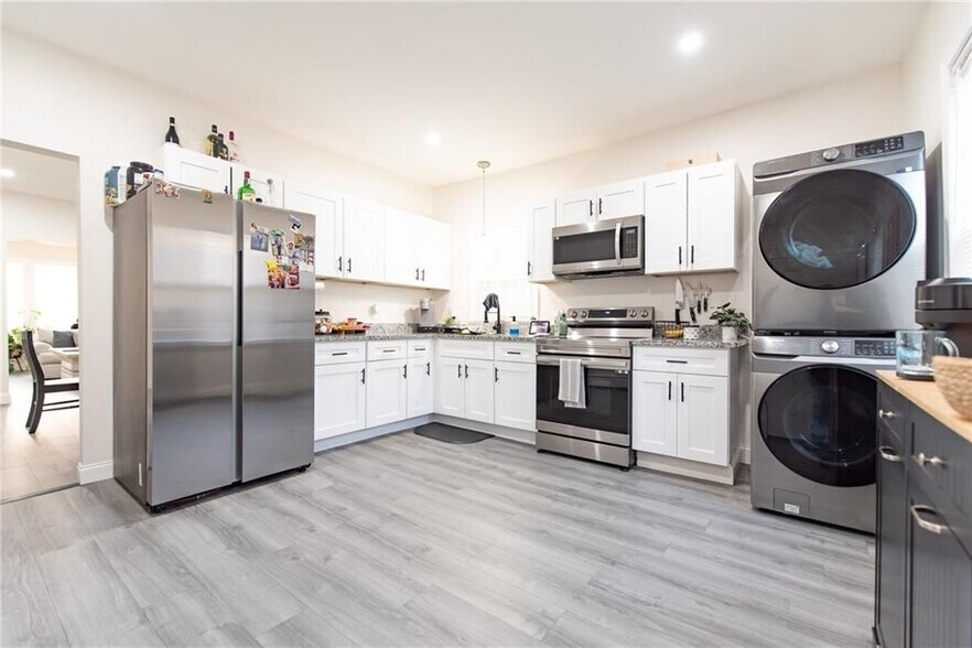 Building Photo - 49 Hollis St