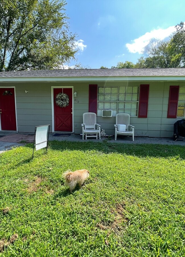 Primary Photo - Oak Street