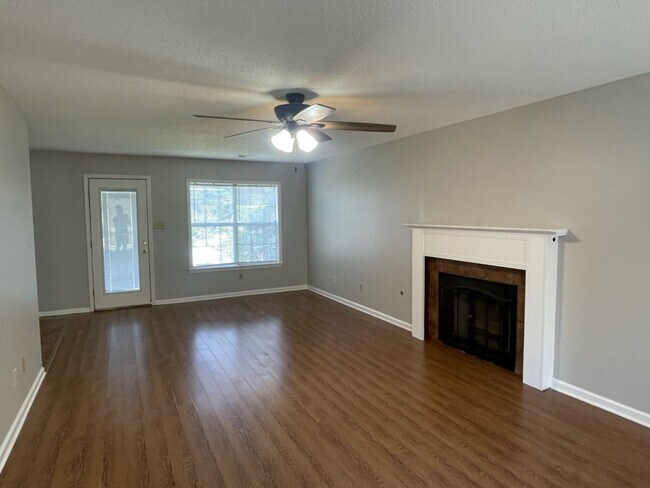 Building Photo - 6179 Cherokee Dr