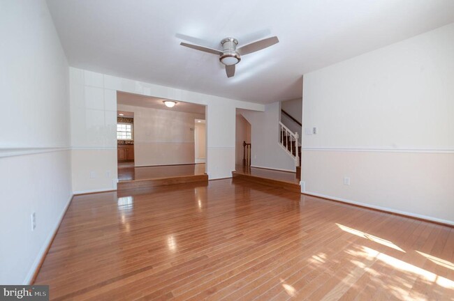 Building Photo - 5725 Walnut Wood Ln