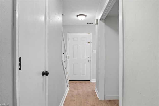 Building Photo - 2421 Julie Ct