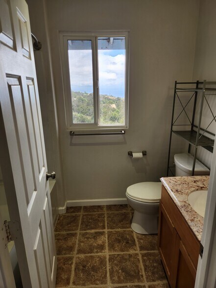 Guest Bathroom - 1464 Pulehuiki Rd