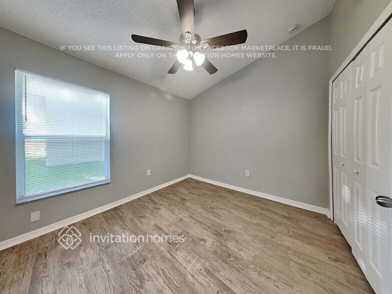 Building Photo - 334 Thomasdale Ave