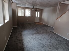 Building Photo - 621 S Lake St