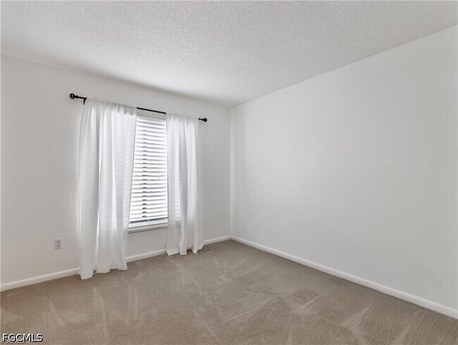 Building Photo - 9540 Green Cypress Ln