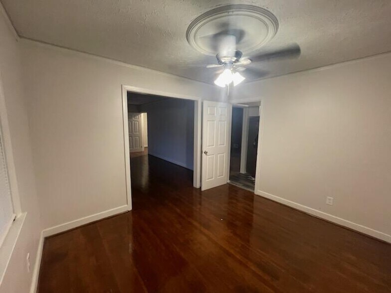 Building Photo - 3224 Bronx Rd