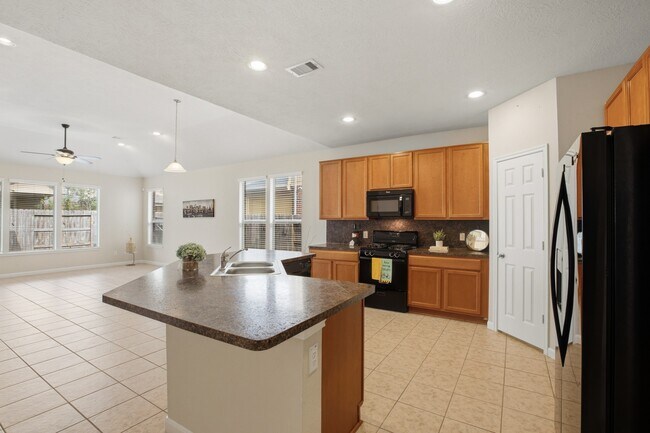 Building Photo - 11103 Avery Oaks Ln