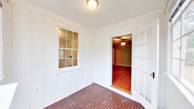 Building Photo - 1506 Pendleton Rd