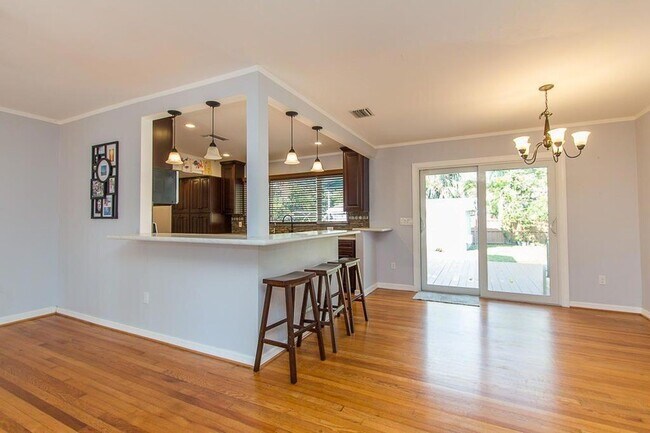 Building Photo - 235 30th St