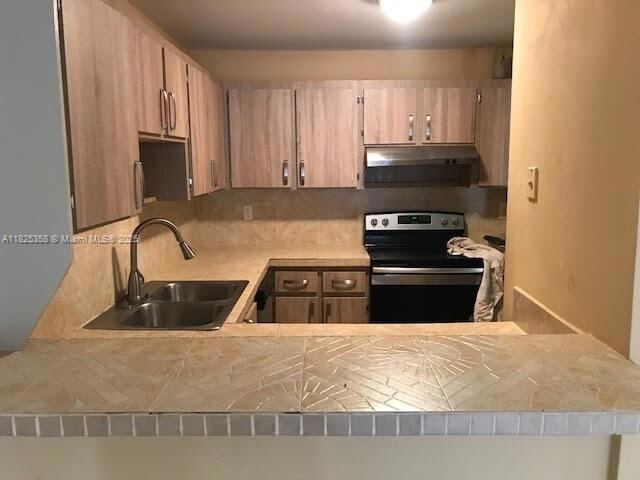 Building Photo - 6960 Miami Gardens Dr