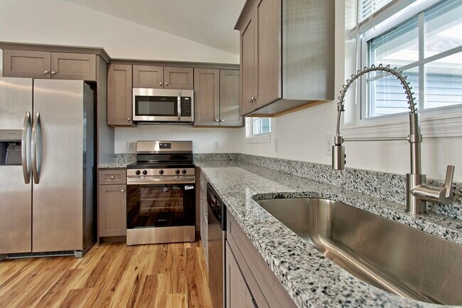 Building Photo - 128 Kelly Dr