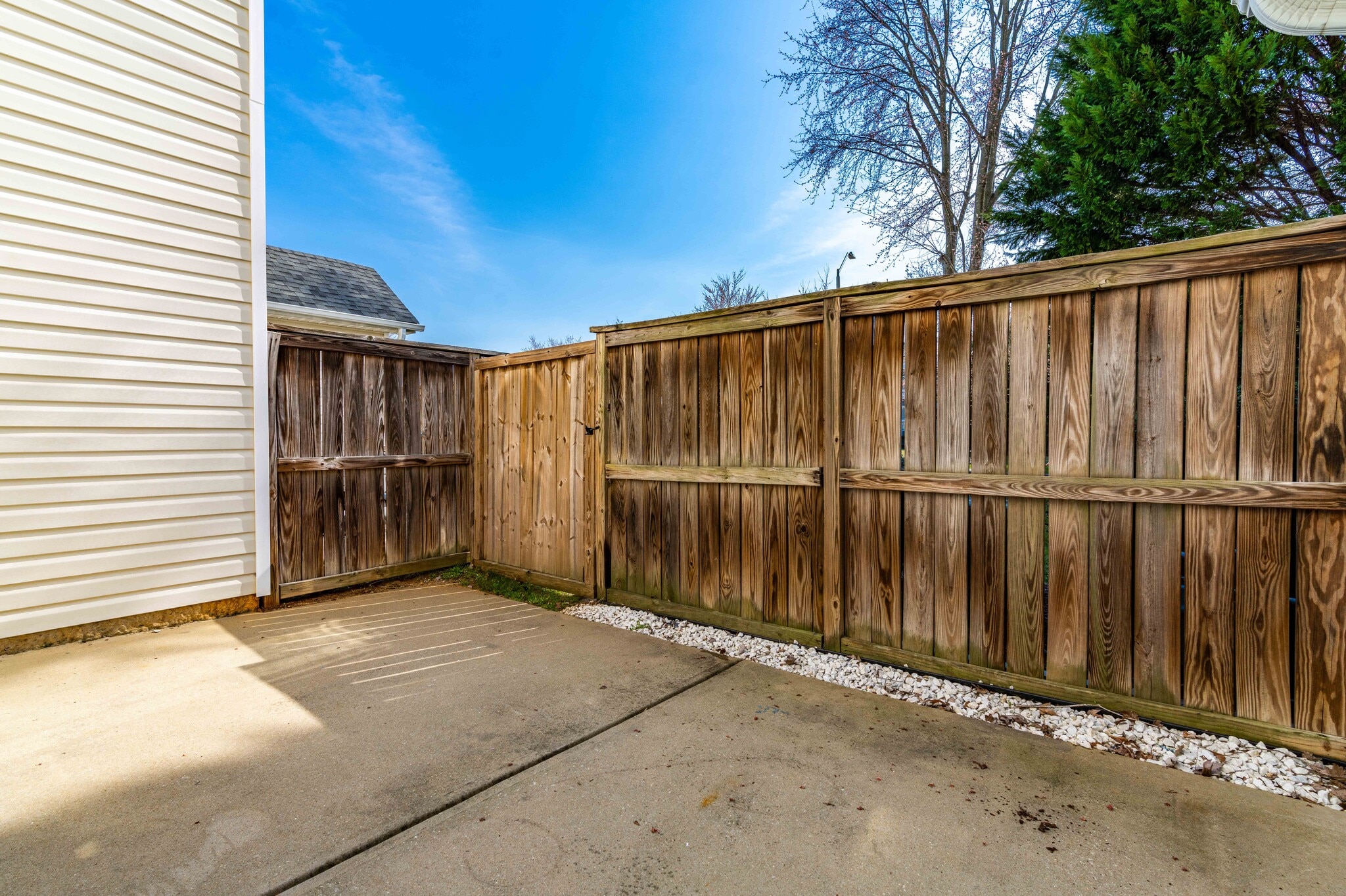 Building Photo - 2120 Piney Brook Rd