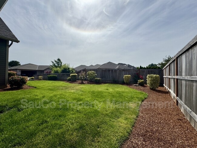 Building Photo - 2485 Meridian Dr
