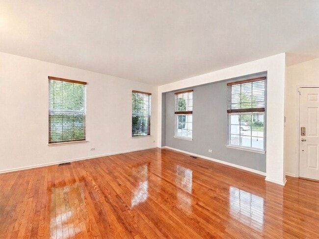 Building Photo - Spacious 4 Bed / 3.5 Bath Home with Finished Basement & Community Amenities in Wadsworth!