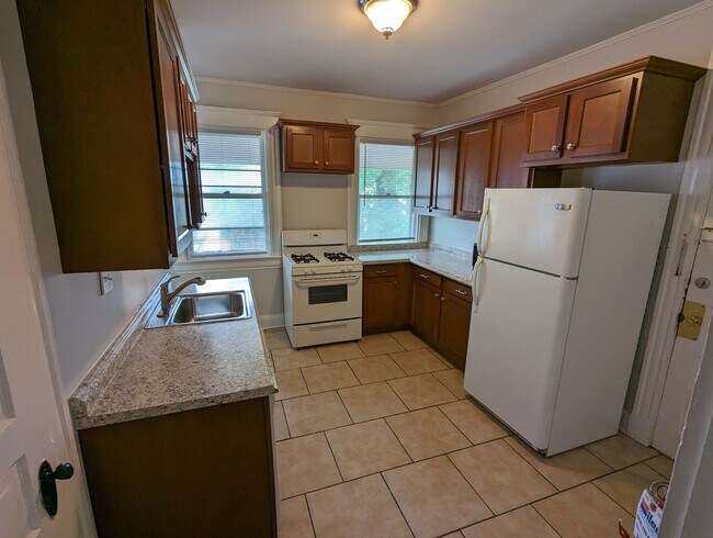 Building Photo - 2153 Slane Ave