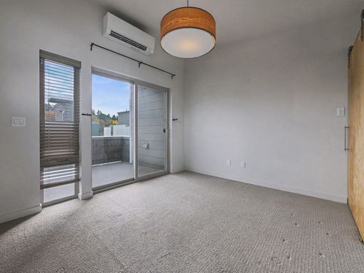 Building Photo - South Seattle 1 Bedroom + Office Townhouse...
