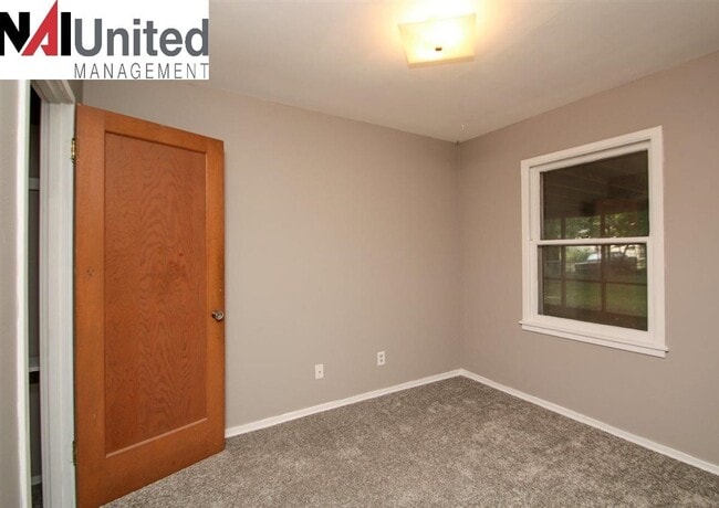 Building Photo - Three bedroom, one bathroom home for rent