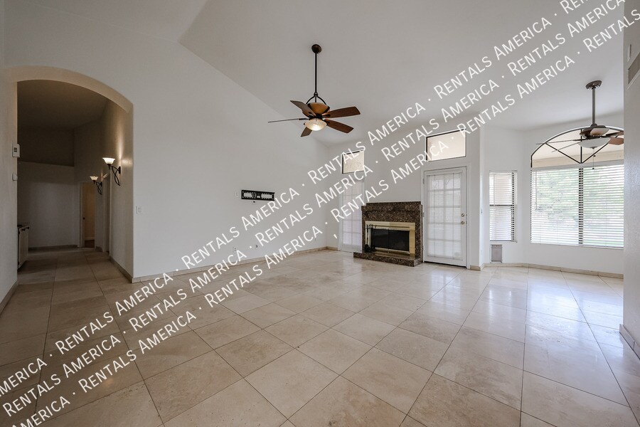 Building Photo - 532 E Stonebridge Dr