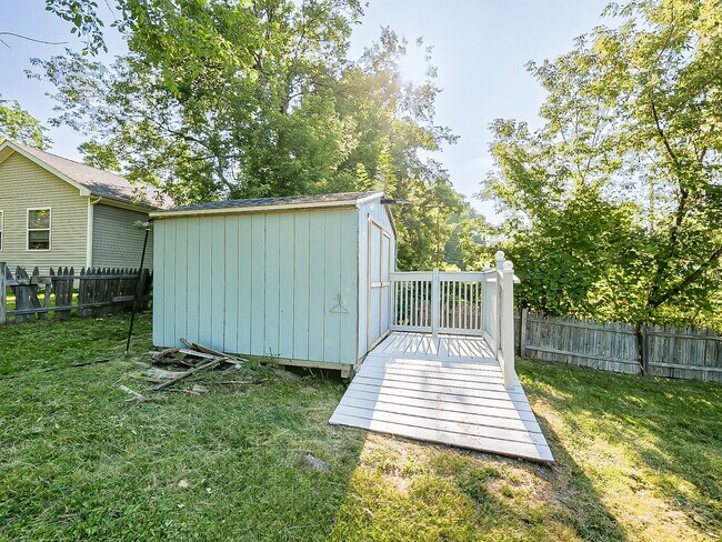 Building Photo - 49 Oakhill St