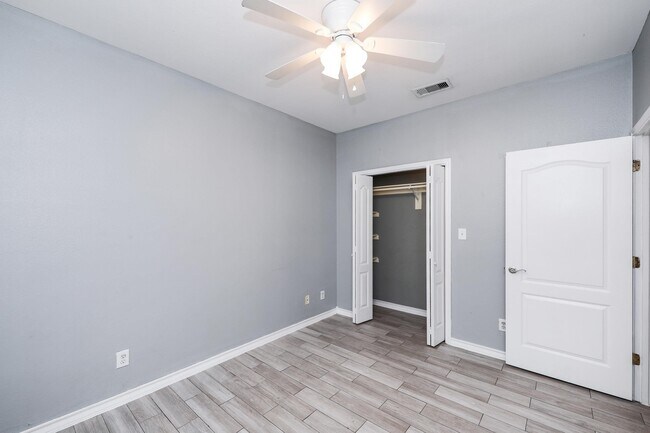 Building Photo - 205 W San Carlos St
