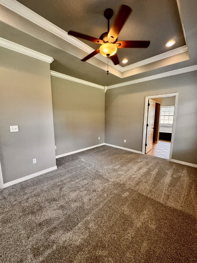 Building Photo - 6108 S 39th Pl