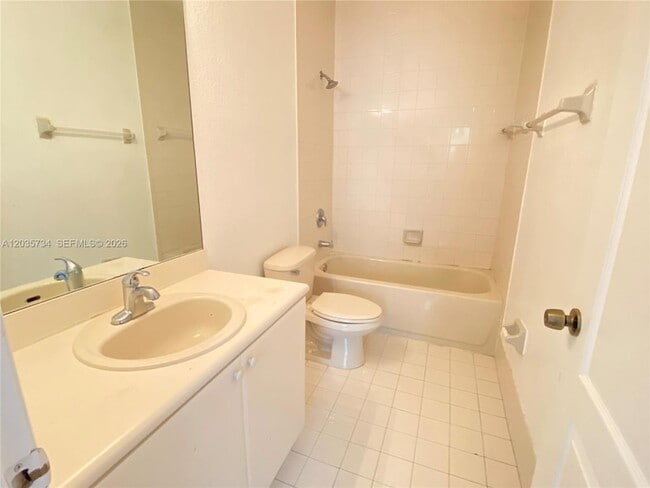 Building Photo - 1658 SE 28th Ct