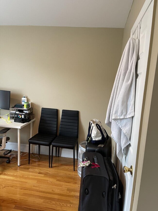 Building Photo - 4 bedroom in Brookline MA 02446