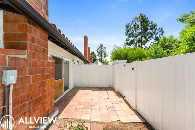 Building Photo - Coastal San Clemente Townhome with Brand New Flooring – Steps to the Beach!