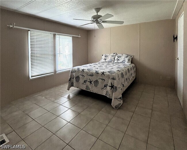 Building Photo - 130 Grassy Key Ln