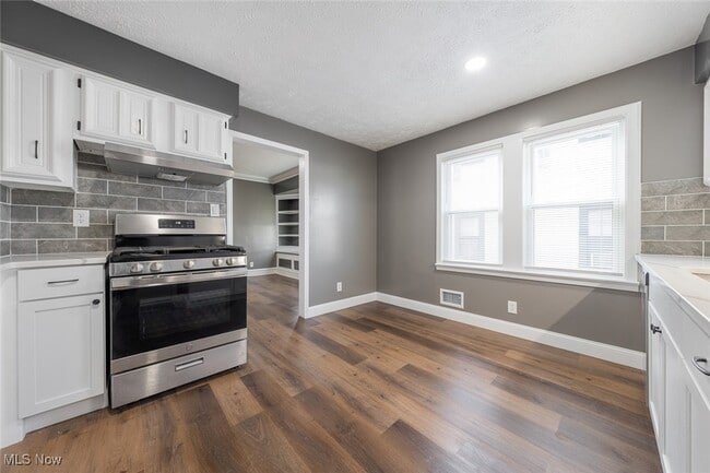 Building Photo - 3904 Ardmore Ave