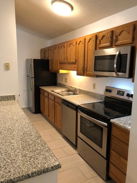 Building Photo - 3701 Cotswold Ter