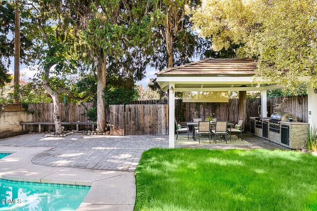 Building Photo - 2065 San Marino Ave