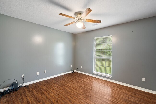 Building Photo - 330 Boggy Hollow Rd