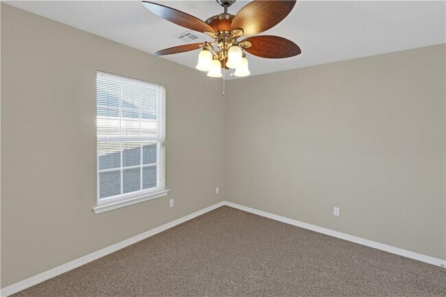 Building Photo - 808 Emerald St